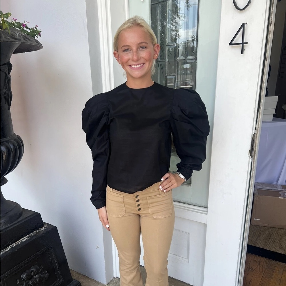 The Femm / NWT Cora puff sleeve blouse top  Shirt in black  Size Small S